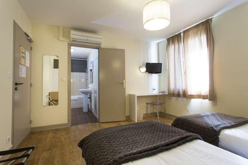 Brit Hotel Du Parc Niort Centre-Parking Gratuit Szoba fotó