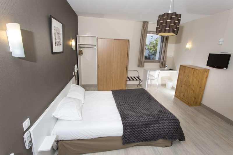 Brit Hotel Du Parc Niort Centre-Parking Gratuit Szoba fotó