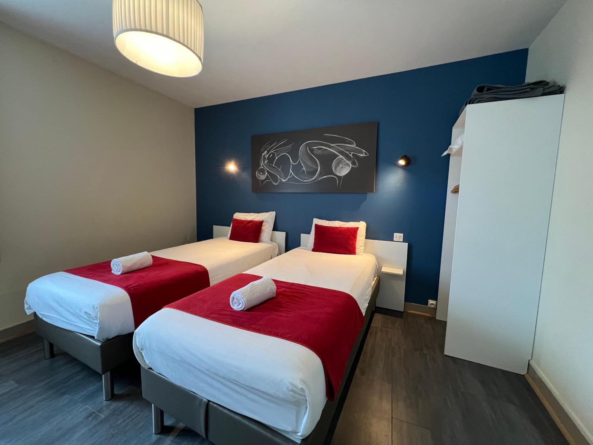 Brit Hotel Du Parc Niort Centre-Parking Gratuit Kültér fotó