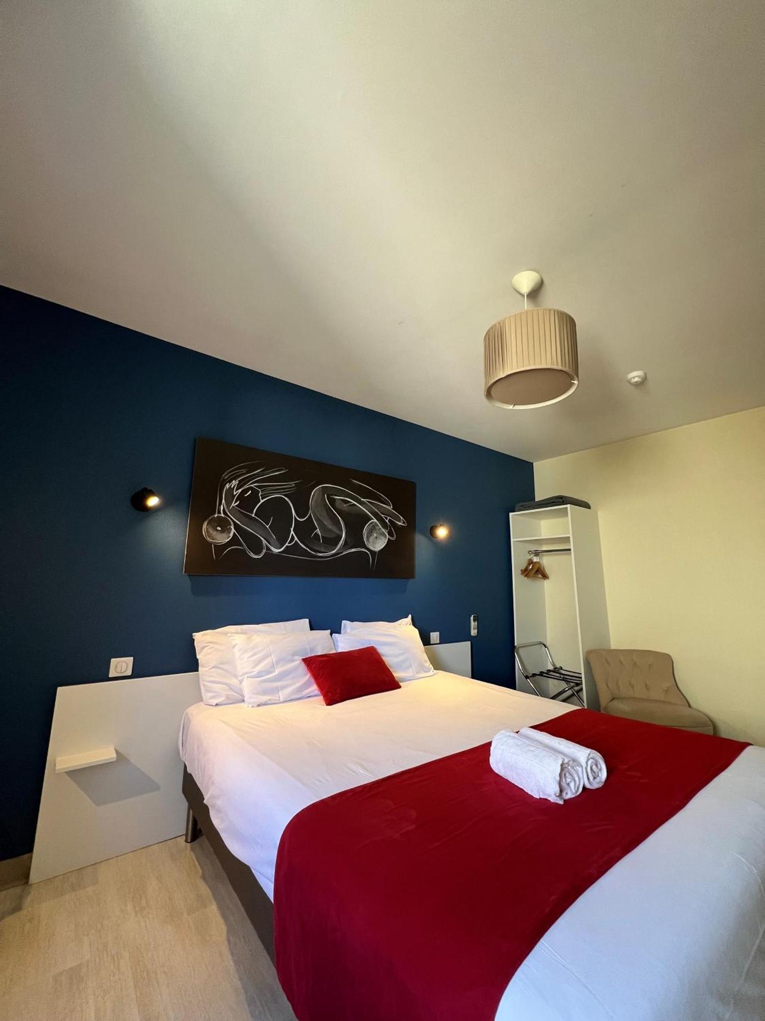 Brit Hotel Du Parc Niort Centre-Parking Gratuit Kültér fotó