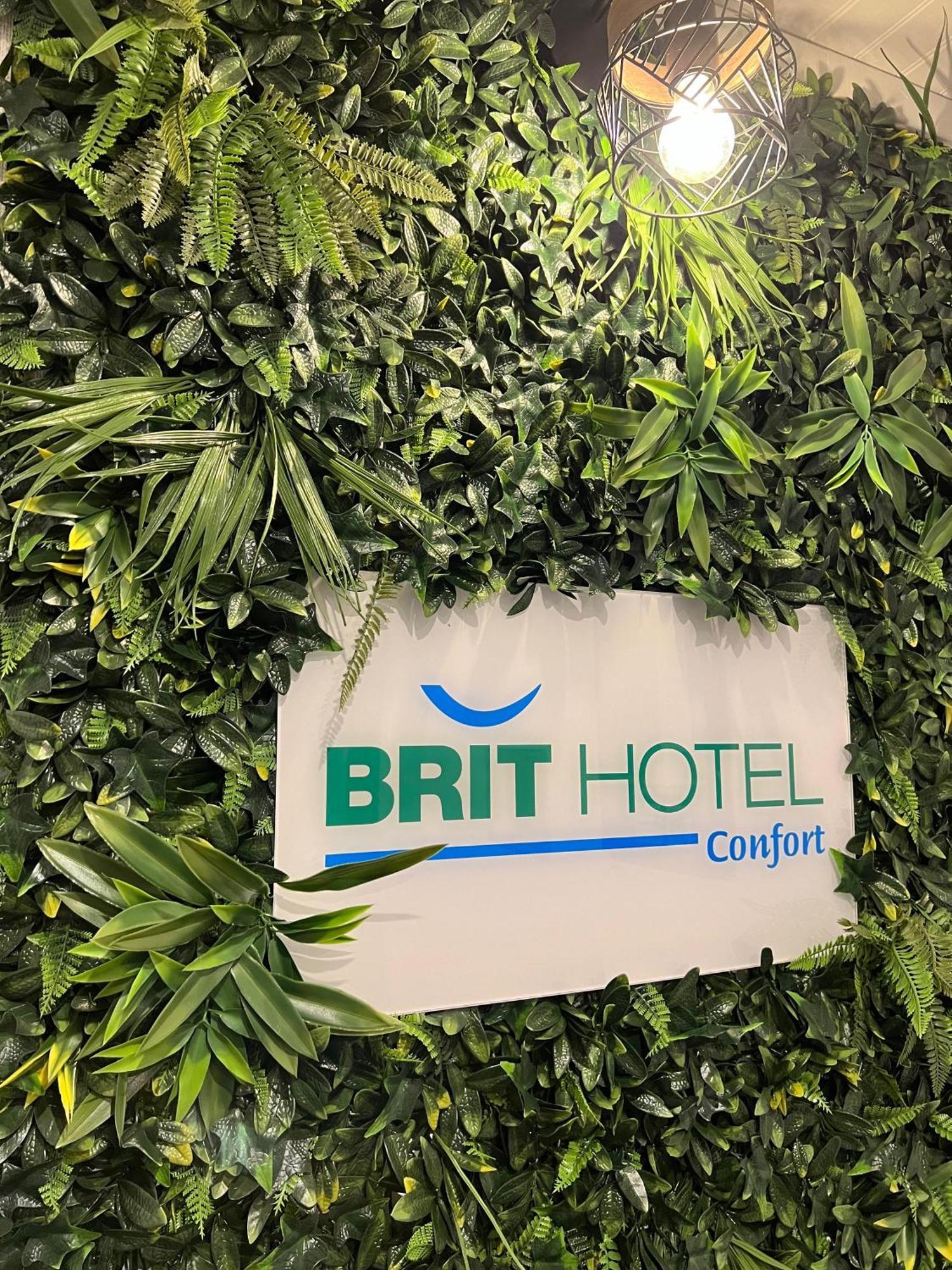 Brit Hotel Du Parc Niort Centre-Parking Gratuit Kültér fotó