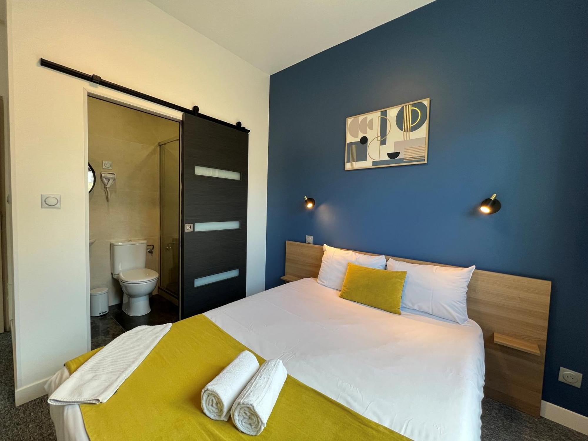 Brit Hotel Du Parc Niort Centre-Parking Gratuit Kültér fotó