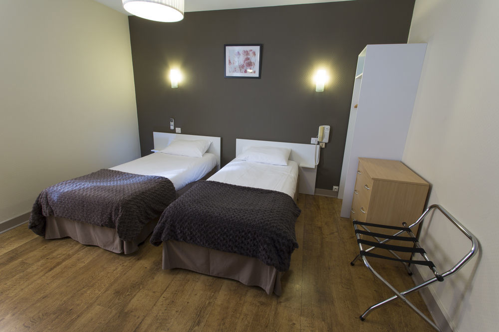 Brit Hotel Du Parc Niort Centre-Parking Gratuit Kültér fotó